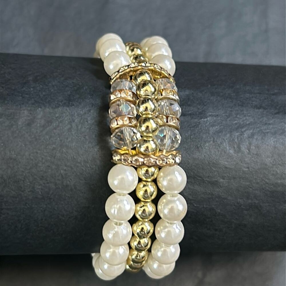Women’s vintage dainty triple layered gold tone/white‎ crystal beaded bracelet